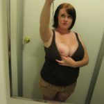 femme ronde aux gros seins selfshot snap
